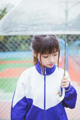 公交车上惊魂4P！邻居的秘密与<strong>催眠</strong>的真相？室友的<strong>娇妻</strong>竟遭遇如此<strong>H事件</strong>？！